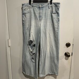 Light Wash Women's Distressed Wide-Leg Jeans